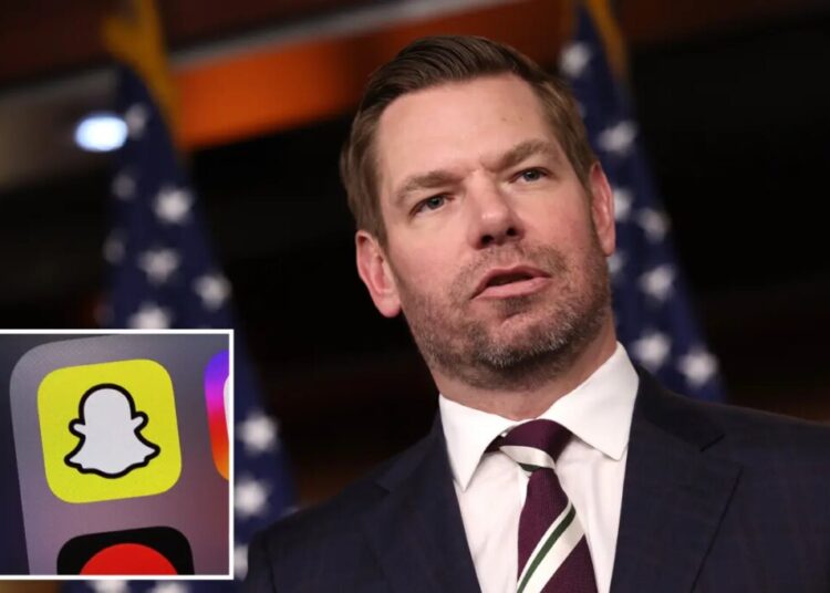 Disgraced Eric Swalwell still messaging former staffers on Snapchat despite political fallout