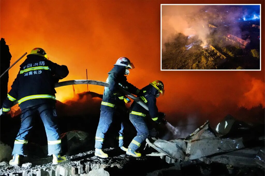 Blast at fireworks factory in China kills 21: Report