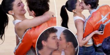 Kylie Jenner, Timothée Chalamet have cute kiss cam moment during PDA-packed Knicks date night