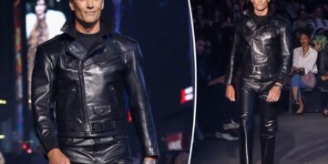 Tom Brady makes catwalk debut in Gucci fashion show