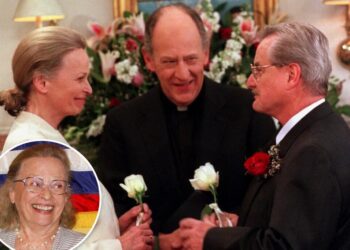Bonnie Bartlett rejected William Daniels with three brutal words before embarking on 75-year marriage