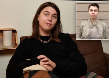 Detransitioner wins settlement after lawsuit against therapists following double mastectomy: report