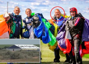 Skydiver dies after midair collision with another jumper during group jump in Washington state