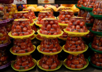 Tomato Prices Soar as War, Tariffs and Weather Affect a Popular Crop