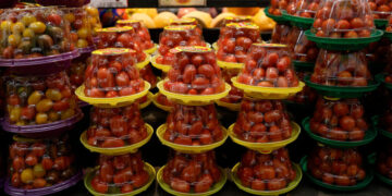 Tomato Prices Soar as War, Tariffs and Weather Affect a Popular Crop
