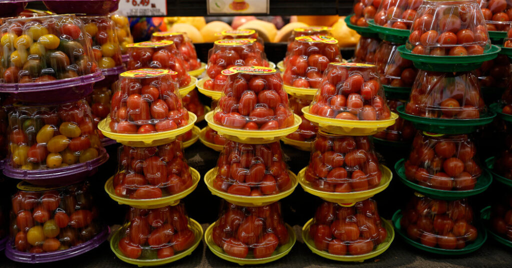 Tomato Prices Soar as War, Tariffs and Weather Affect a Popular Crop