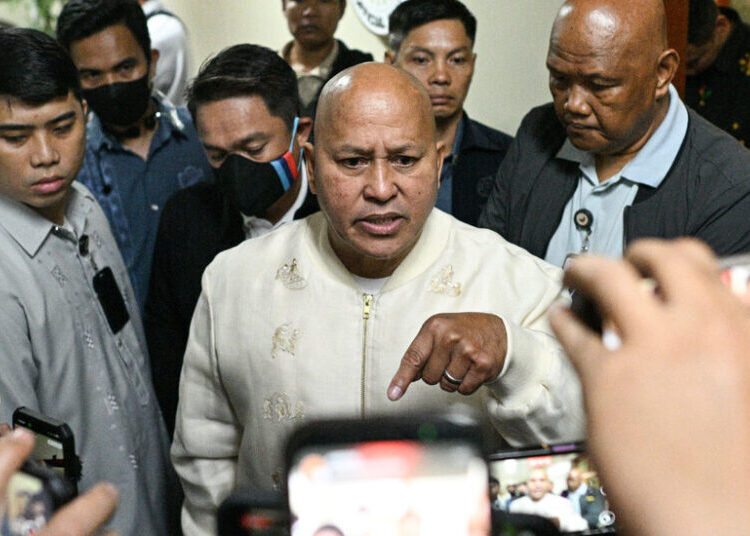 Philippine Senator Outruns Government Agents in Dramatic Chase