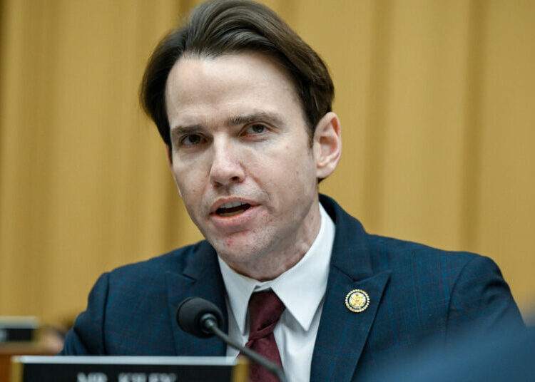 House Backers Reach Threshold to Force Vote on $1.3 Billion in Ukraine Aid