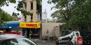 A Bronx Neighborhood Loses Its ‘Monarch’ to Arson