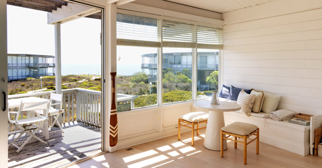 They Found a Gem of an Apartment Among Hamptons Mansions