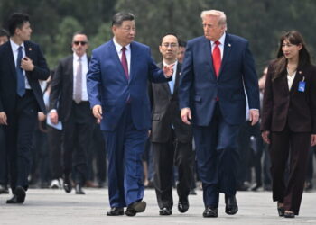 Flags, Flattery and a Blunt Warning on Trump’s First Day in China
