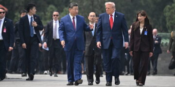Flags, Flattery and a Blunt Warning on Trump’s First Day in China