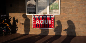 Latino Groups Unite to Win Back Hispanic Voters for Democrats in Midterms