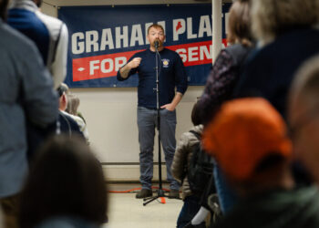 Oysterman, Veteran, Prep-School Alum: A Senate Candidate’s Complex Class Story