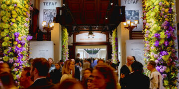 Oysters, Champagne and Billionaires Buying Art