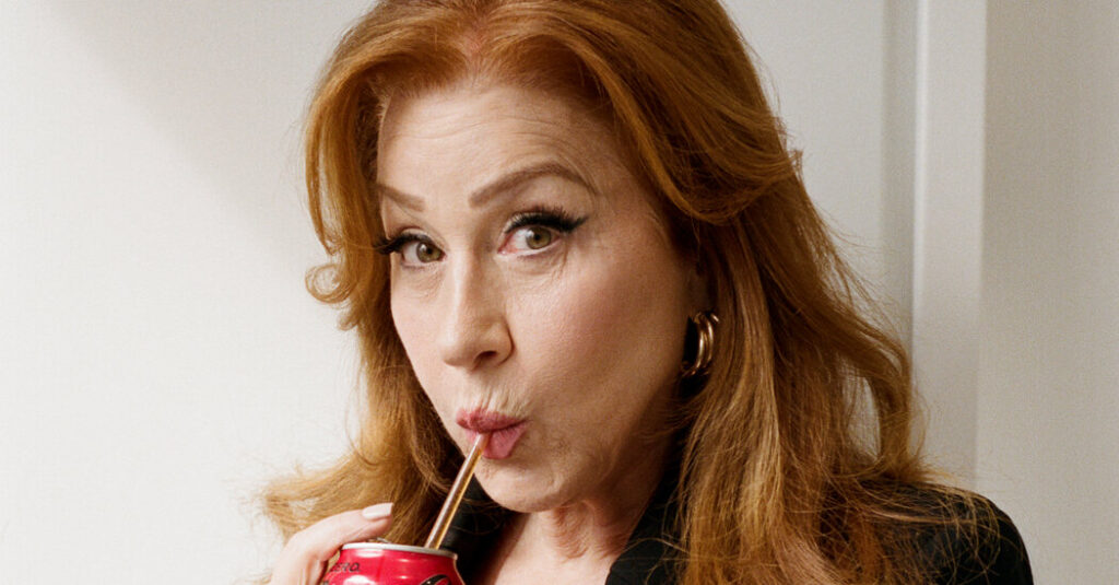 Lisa Ann Walter Dishes It Out