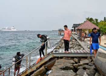 Five Italians Die While Scuba Diving Deep Caves in the Maldives