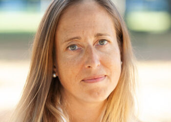 Top Drug Regulator Is Fired From the F.D.A.
