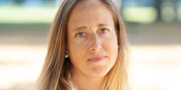 Top Drug Regulator Is Fired From the F.D.A.