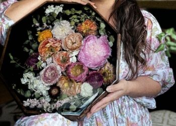 Brides Are No Longer Tossing the Bouquet. They’re Keeping It.