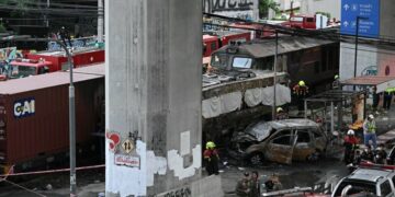 Train Crashes Into Bangkok Traffic, Killing at Least 8