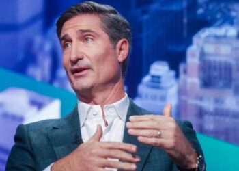 Brian Niccol’s nascent Starbucks turnaround starts with treating workers better