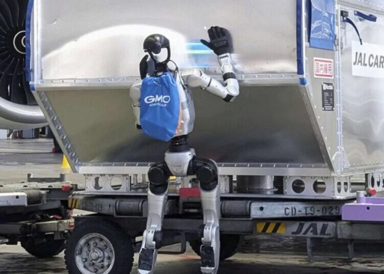 Japanese Airport Trialing Humanoid Robots as Baggage Handlers