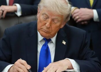 Trump says he’ll hike EU auto tariffs to 25%, jolting a world economy that really didn’t need it