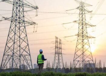 Utility CEOs pocket $626 million as American energy bills hit record highs