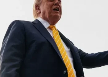 ‘Is this the market calling?’ Trump faces new market manipulation claims over war idea