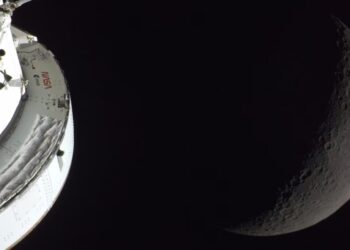 More Photos From Artemis II