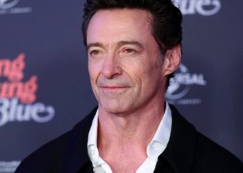 Hugh Jackman advises new grads that the most powerful career cues are ‘often disguised as failure’