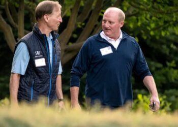 Investors endorse Greg Abel—even as Berkshire crowd thins without Buffett as CEO. ‘This was definitely the meeting with the deepest insights’