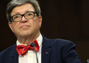 An AI ‘godfather’ says CEOs hyping job loss are ‘extremely destructive’—and your kids are paying the price