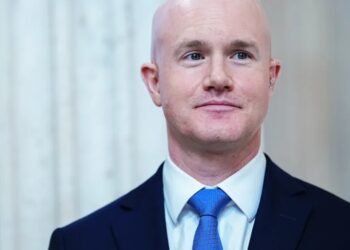 Coinbase didn’t just lay off 14% of its staff due to AI. It replaced managers with ‘player-coaches’ and turned its org chart upside down