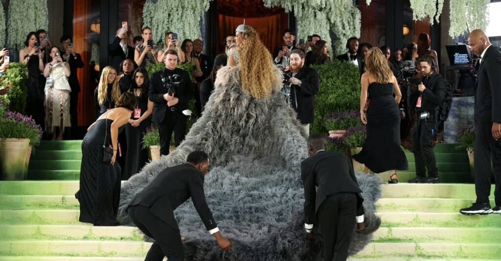 The Met Gala Was a Spectacle. It Should Have Gone Further.