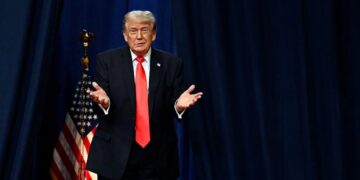 Trump Pauses ‘Project Freedom’ in Hope of Deal With Iran