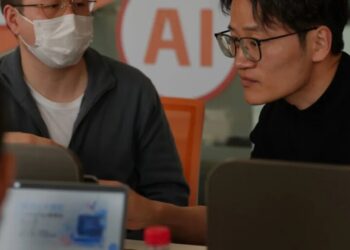 Americans are busy getting angry and throwing a fit about AI while the Chinese use it to book travel, order food and hail rides