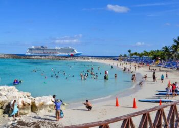 American cruise passenger dies from drowning while at popular island hot spot