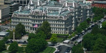 Trump wants to repaint a historic landmark. Preservationists say it will destroy it—and cost taxpayers $7.5m