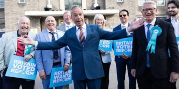 Trump Ally Nigel Farage Makes Gains in U.K. Local Elections as Starmer’s Future Uncertain