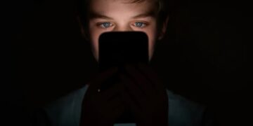 ‘Close to zero’: Schools are spending tens of millions banning phones from classrooms, but test scores aren’t improving