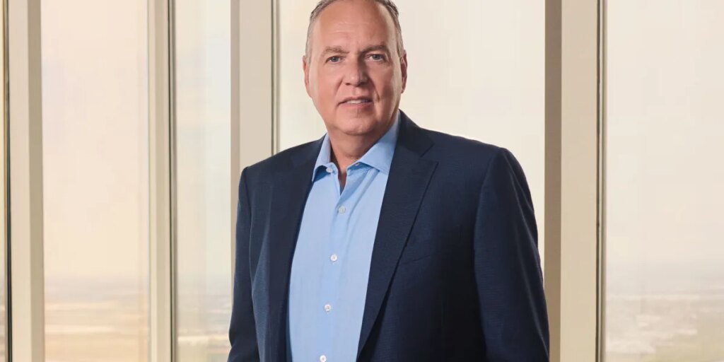 ‘If he tells you he can beat me, I’ll sue!’: Inside the $9 billion friendship between the CEOs of Amex and Delta