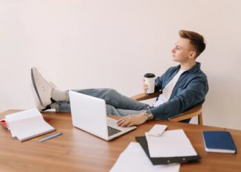 Bosses Horrified as “AI Native” College Graduates Hit the Workplace
