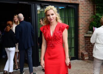 A Member of Sackler Family Says She Got Addicted to Opioids