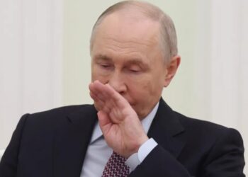 Russian debt defaults are surging, with a quarter of the bond market at risk, while Putin hides in bunkers fixated on his war instead of the economy