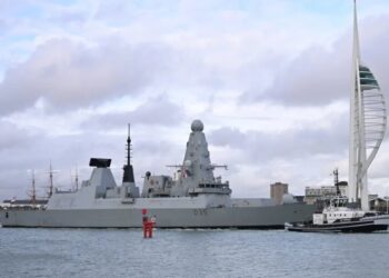 UK moves warship to Middle East for potential Hormuz mission