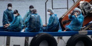 First Passengers Evacuated From Hantavirus Cruise Ship Arrive in Home Countries