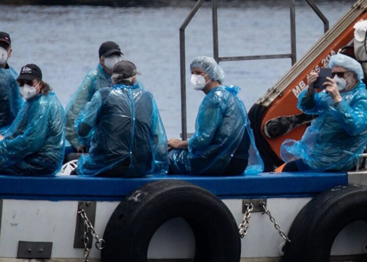 First Passengers Evacuated From Hantavirus Cruise Ship Arrive in Home Countries