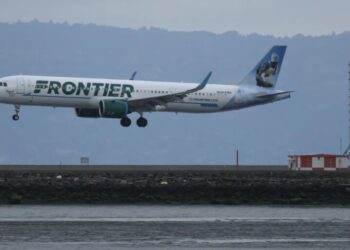 Frontier swoops in after Spirit fails while rivals cut capacity